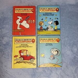Charlie Brown’s ‘Cyclopedia Set of 4 Volumes 1, 2, 4, 7 Funk & Wagnalls Peanuts